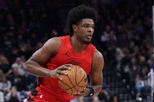 探花郎？亨德森半场6中0仅靠罚球拿到1分 正负值-6 配图