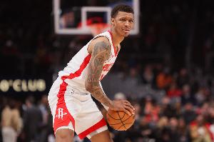 小贾巴里·史密斯因脚踝伤势 缺席今天与开拓者的比赛 配图