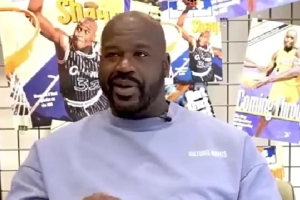 被小孩打了一拳！奥尼尔：本来想回击 但是想想好像不妥 配图