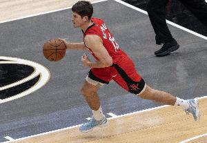 攻势篮球！本赛季至今谢泼德首发时 火箭的战绩为8胜2负 配图