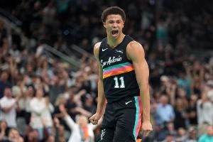 卡布：我父亲执教过小卡 后者还记得我小时看球的样子&他鼓励我 配图