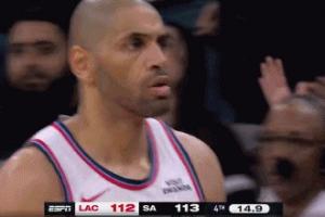 又是边线球失误！巴图姆发球还没进场 大洛直接回传出界送出球权 配图