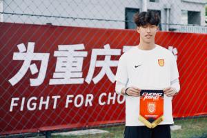 转会费685万!铜梁龙19岁门将姚浩洋首秀连续神扑+果断出击解围 配图