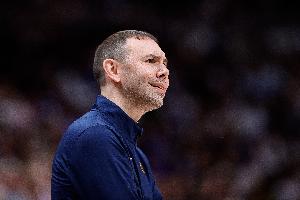 小阿德尔曼：情况太离谱了 我们每次有伤员回归 就有新伤员出现 配图