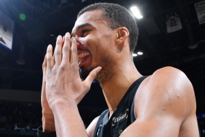 马刺CEO：文班目前最大成就或是率法国对抗梦之队 当时他才20岁 配图