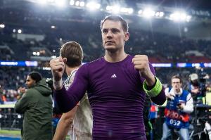 即将40岁！图片报：拜仁计划在诺伊尔40岁生日前后谈续约问题 配图