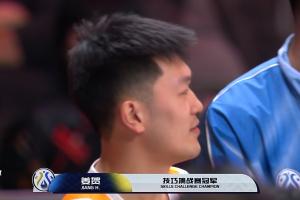 这还说啥嘞左手三步上篮不进的姜贺是今年CBA技巧挑战赛冠军 配图