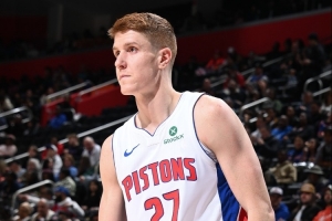 活塞主帅:许尔特阅读防守能力很强 突破能给队友创造得分机会 配图