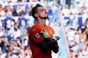 斯基拉:拉齐奥门将普罗维德尔接受肩部手术,赛季报销 配图