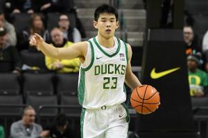 送出制胜助攻~林葳贡献7分4助0失误 俄勒冈收官战拒绝华盛顿逆转 配图