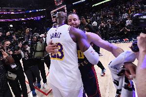 Spears:休赛期肯定会有强援加入勇士的 无论是字母哥或者詹姆斯 配图