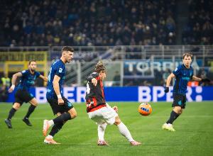 米体谈德比前夜:米兰球员都住在训练基地,齐沃则让球员回家休息 配图