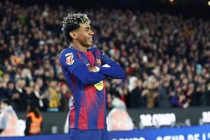 36场19球!亚马尔本赛季各项赛事进球数已超上赛季55场18球 配图