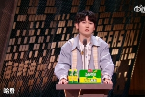 JackeyLove：要是我跟科比&伦纳德&哈登组队 我也觉得篮球好玩 配图