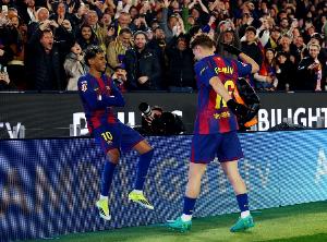 世体：巴萨已抵达纽卡斯尔，将备战对阵纽卡的欧冠1/8决赛 配图