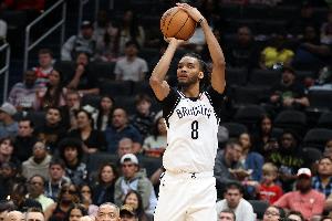 悬念骤起！哈里斯进攻犯规 扎伊尔·威廉姆斯三分将分差追到1分 配图