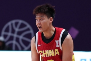 赵睿：国家队的比赛压力很大 会做好自己 球迷要理性看待 配图