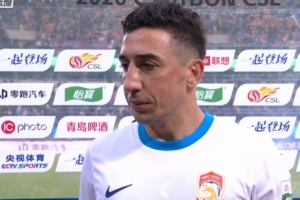 戴维森：我们西海岸今年新援很多，站位和逼抢上还需要改进 配图