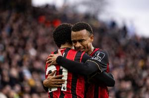 法媒:利物浦、皇马和巴黎有意克鲁皮,球员目标是赢得金球奖 配图