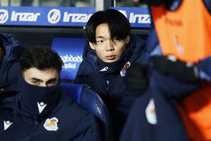 被骂“该死的中国佬”!世体:西足协已介入日本后卫遭歧视事件 配图