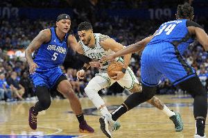 班凯罗:我想到过塔图姆会比预期更早复出 他对每个人都是种激励 配图