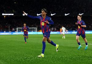 亚马尔本赛季36场打进19球,已创个人单赛季进球最多纪录 配图