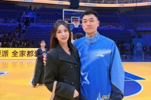 娇妻在旁!高诗岩更博晒出全明星系列照:全明星X3 配图