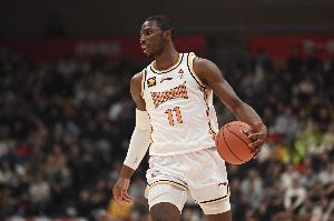 格局打开!迪亚洛26中17空砍41分9板4助4断 助飞徐杰单臂劈扣 配图