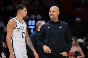 NBA大舞台~篮网上个月输了活塞53分 今天复仇险胜2分 配图