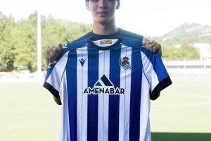 皇社B队主帅:种族歧视坚决不能发生,如果证实就必须处罚肇事者 配图