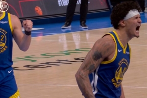 追到2分了！桑托斯内线强攻对抗防守打进 可惜加罚不中 配图