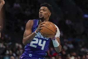 犯规麻烦!米勒12中4仅拿11分9板3助1帽 5次犯规&正负值-16 配图