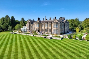 世体：巴萨入住纽卡“霍格沃茨”式酒店，宛如哈利·波特魔法世界 配图