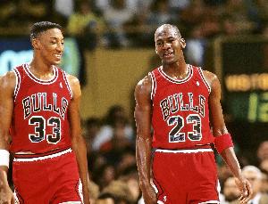 费尔顿：不犯规无法阻止乔丹 所以他打现在的NBA依然能拿六冠 配图