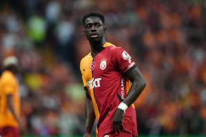 达文森·桑切斯：利物浦的目标是欧冠 我们的目标是包揽联赛欧冠 配图