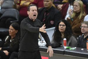 进攻哑火!骑士半场三分22投仅2中 次节全队仅10分 配图