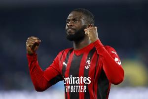 托莫里：很高兴取得一场重要的胜利，本赛季米兰的防守更加稳固 配图