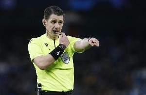 药厂VS阿森纳欧冠1/8决赛裁判：土耳其裁判组领衔，主裁判梅勒 配图