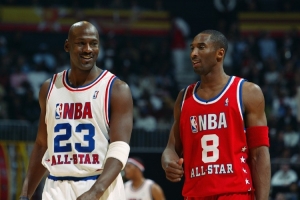 杨毅：安东尼是纯得分手 乔丹和科比那是太全面&三双想拿就拿 配图