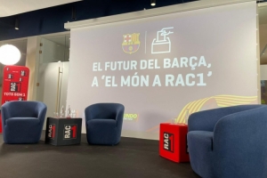 西媒：拉波尔塔与丰特首场辩论开始，拉波尔塔面带微笑抵达现场 配图