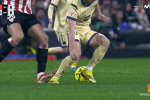 前裁判：奥尔莫被毕巴球员雷戈踩到脚踵，这应该是一张红牌 配图