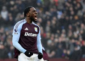 迪乌夫：迪萨西可不是普通球员，他被按在替补席那么久太离谱了 配图