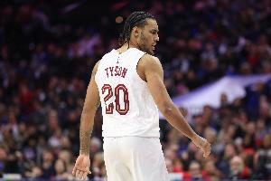 继续追！哈登击地背传 泰森三分穿针帮助骑士迫近比分 配图