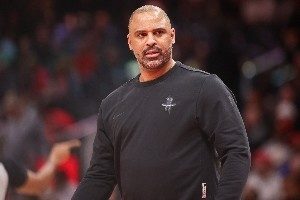 乌度卡直言球队已失去强硬特质 仅剩19场比赛火箭能否找回血性？ 配图