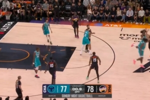 赚到！吉莱斯皮超远三分准压哨出手 造成犯规3罚全中 配图