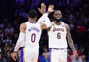 历史唯二!威少&詹姆斯35岁后三双次数均上双 后者35次断层领跑 配图