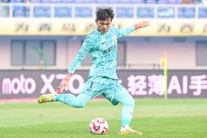 足球报谈U23国脚中超首轮表现：U23国脚竞相出彩，延续希望 配图