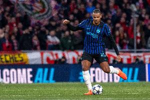 阿坎吉谈失球：当时我去盯防莱奥，但埃斯图皮尼安从我身后插上 配图