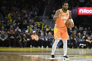 米切尔:我们的紧迫感已经拉满了 最好消息是现在全员已健康回归 配图