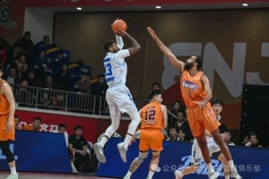 关键卡位战！河南焦作文旅男篮三分破局 配图